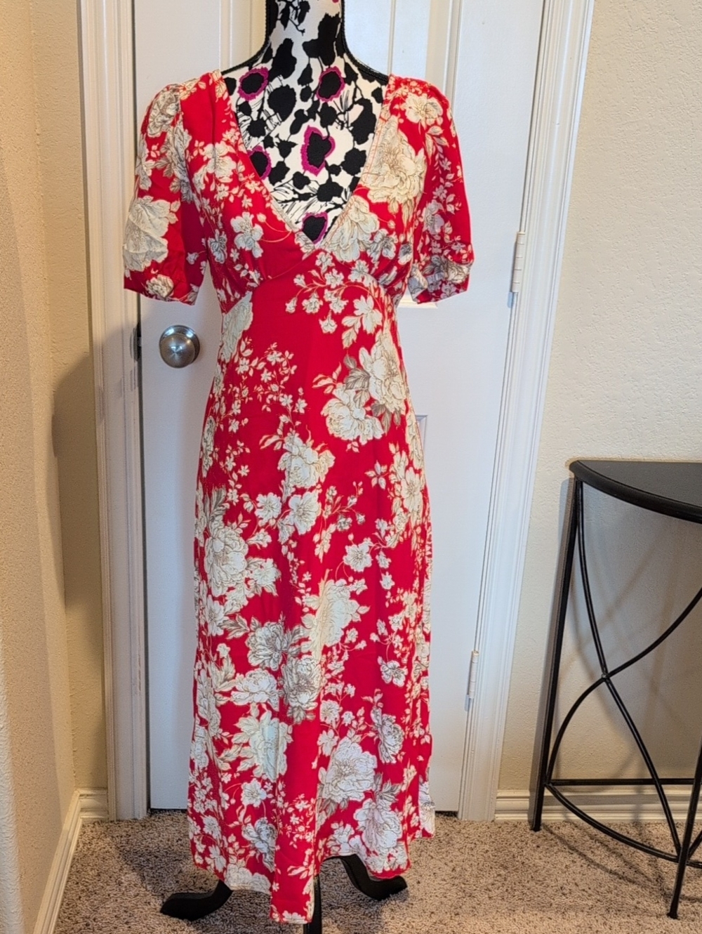 Socialite Red Floral V-Neck Maxi Dress with Cream Flowers Size XS NWT